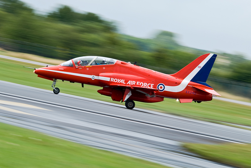 193_Fairford RIAT_Red Arrows na British Aerospace Hawk T1.jpg